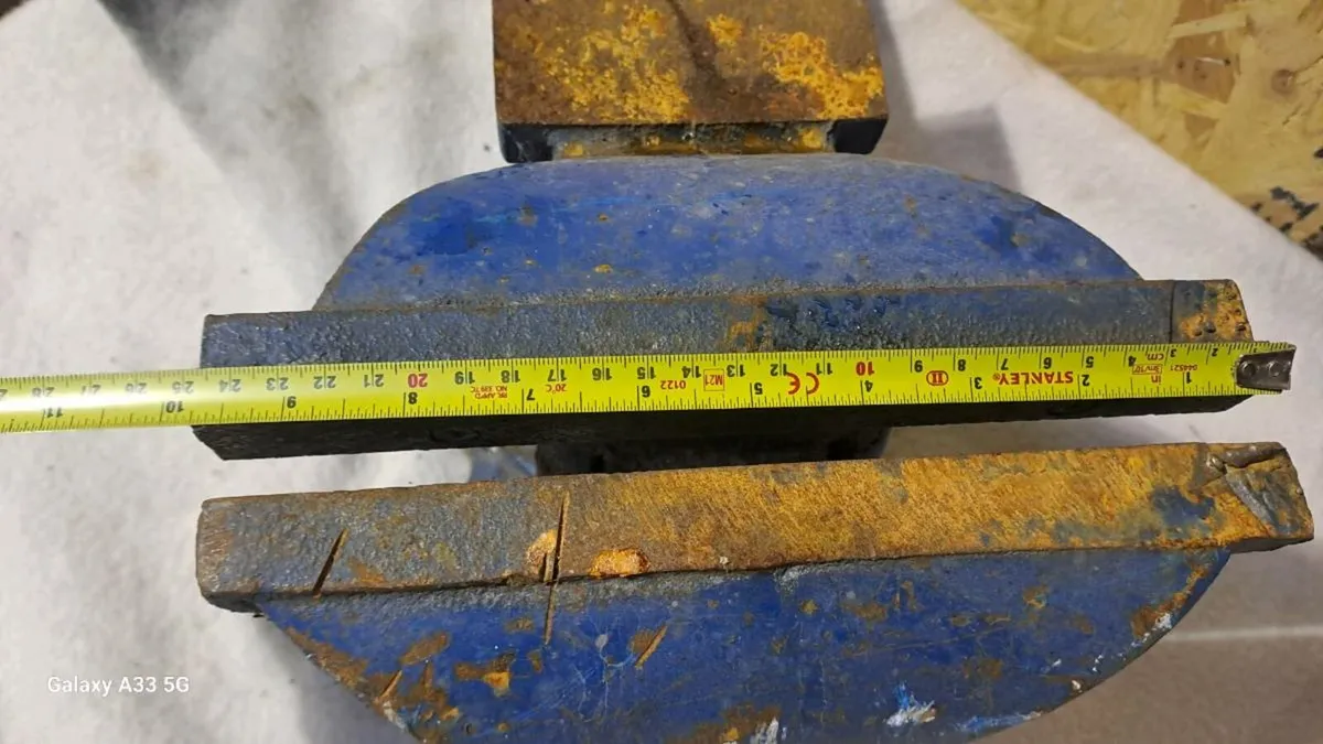 Engineering vices , bottle jacks , truck straps - Image 3