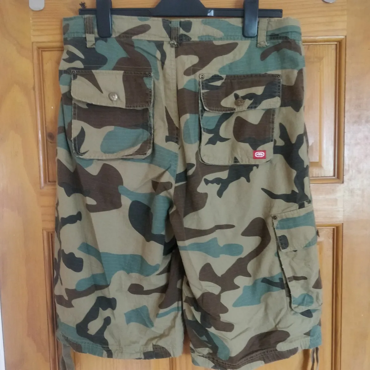 Marc Ecko Camo Army shorts M - Image 3