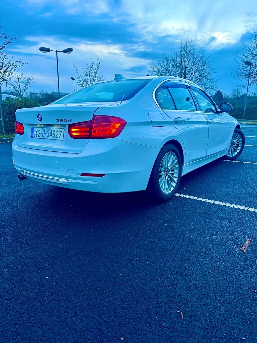 BMW 320D Automatic+Sunroof Only 63.000km-Like new - Image 3