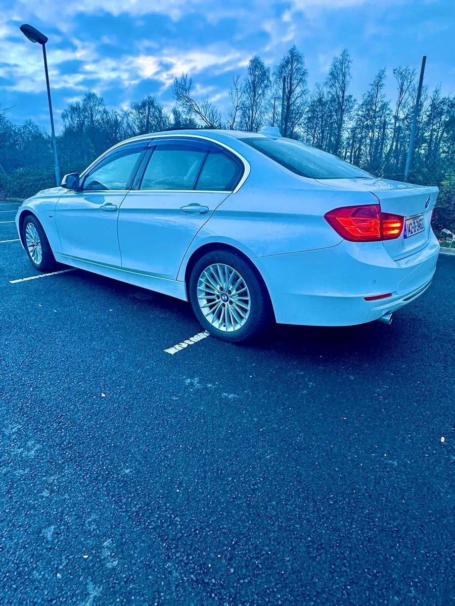 BMW 320D Automatic+Sunroof Only 63.000km-Like new - Image 4