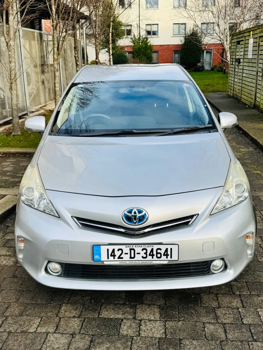 Prius Alpha Hybrid 7 Seater/ New Import/Warranty - Image 4