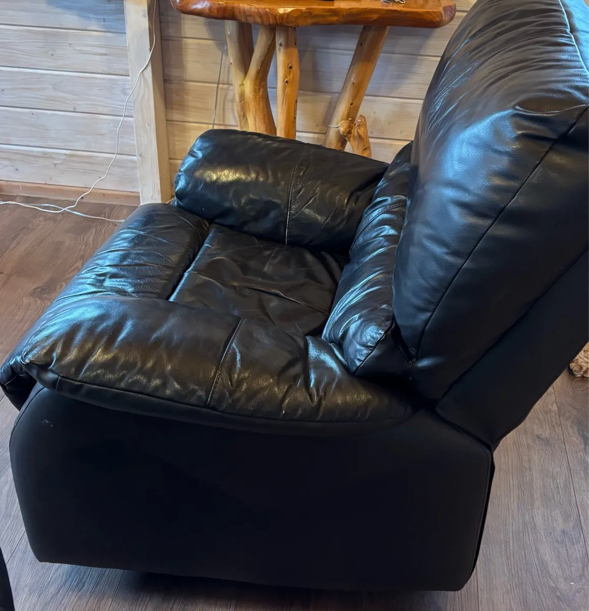 3 Piece Leather Recliner suite - Image 3
