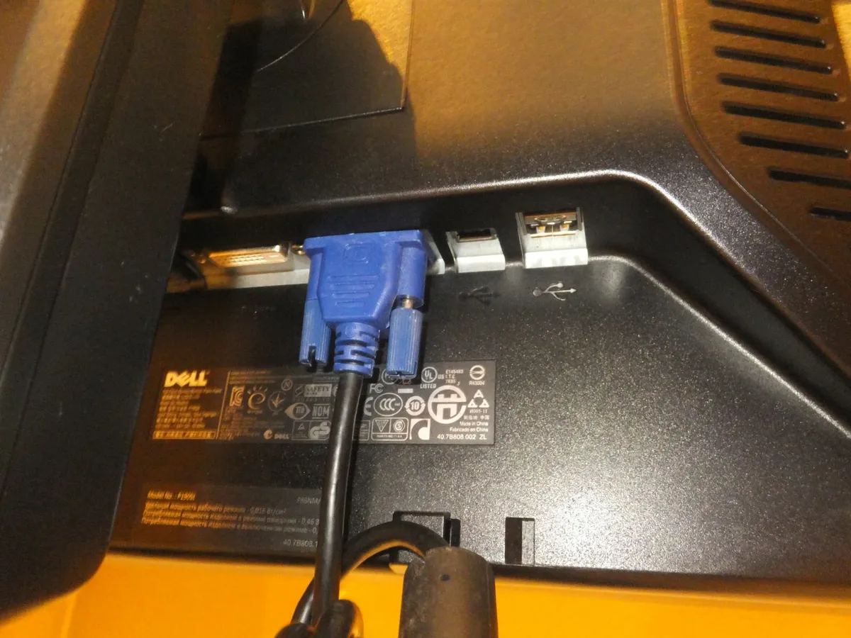 Dell Monitor - Image 4