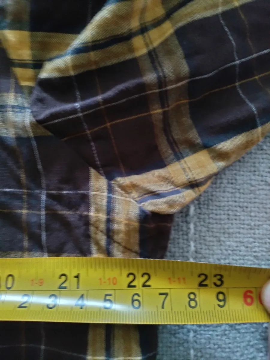 Marc Ecko Unltd S/S shirt M - Image 4