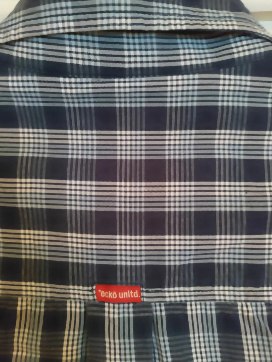 Marc Ecko Unltd S/S shirt M - Image 3