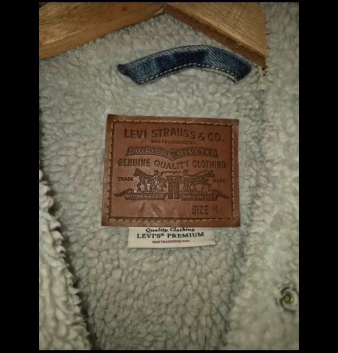 Levis Premium Sherpa Trucker Jacket - Image 2