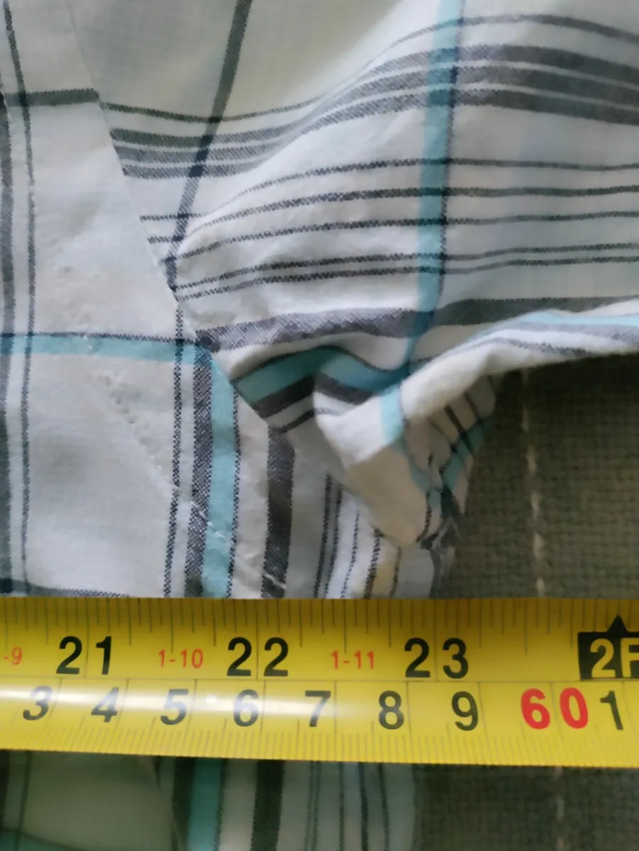 Marc Ecko Unltd S/S shirt M - Image 2