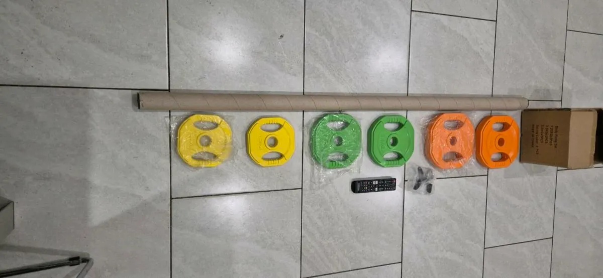 Brand new 20 kilo coloured bodypump weight set - Image 3