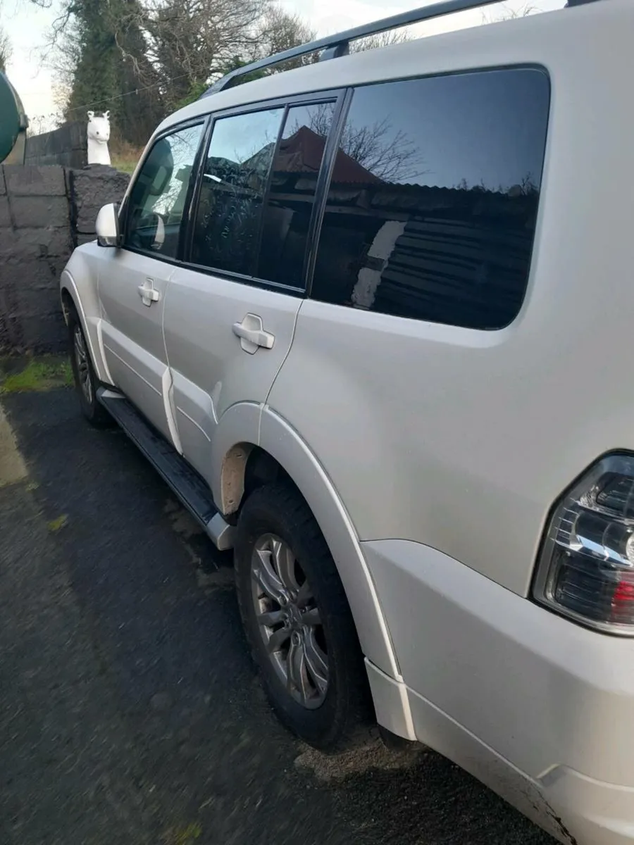 Mitsubishi pajero - Image 3