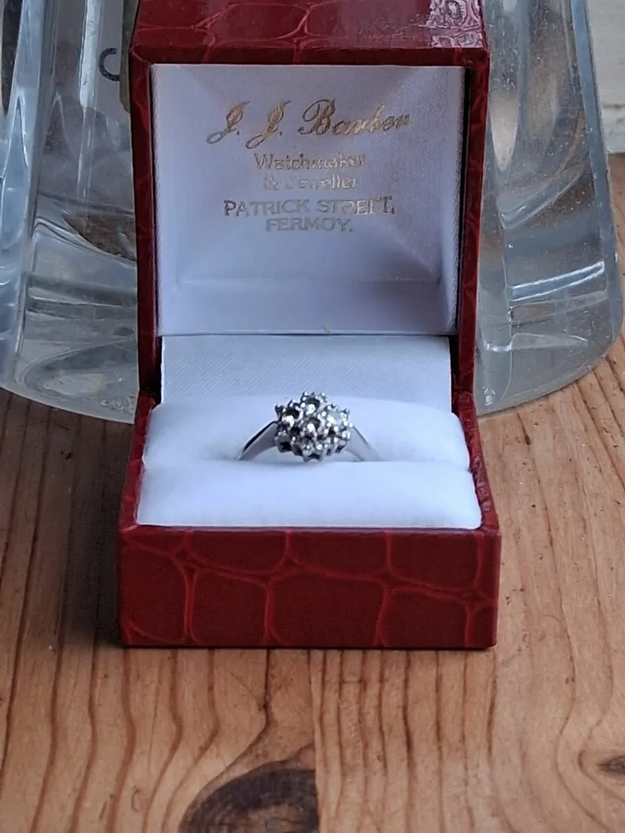 18ct White gold diamond engagement ring size L - Image 1