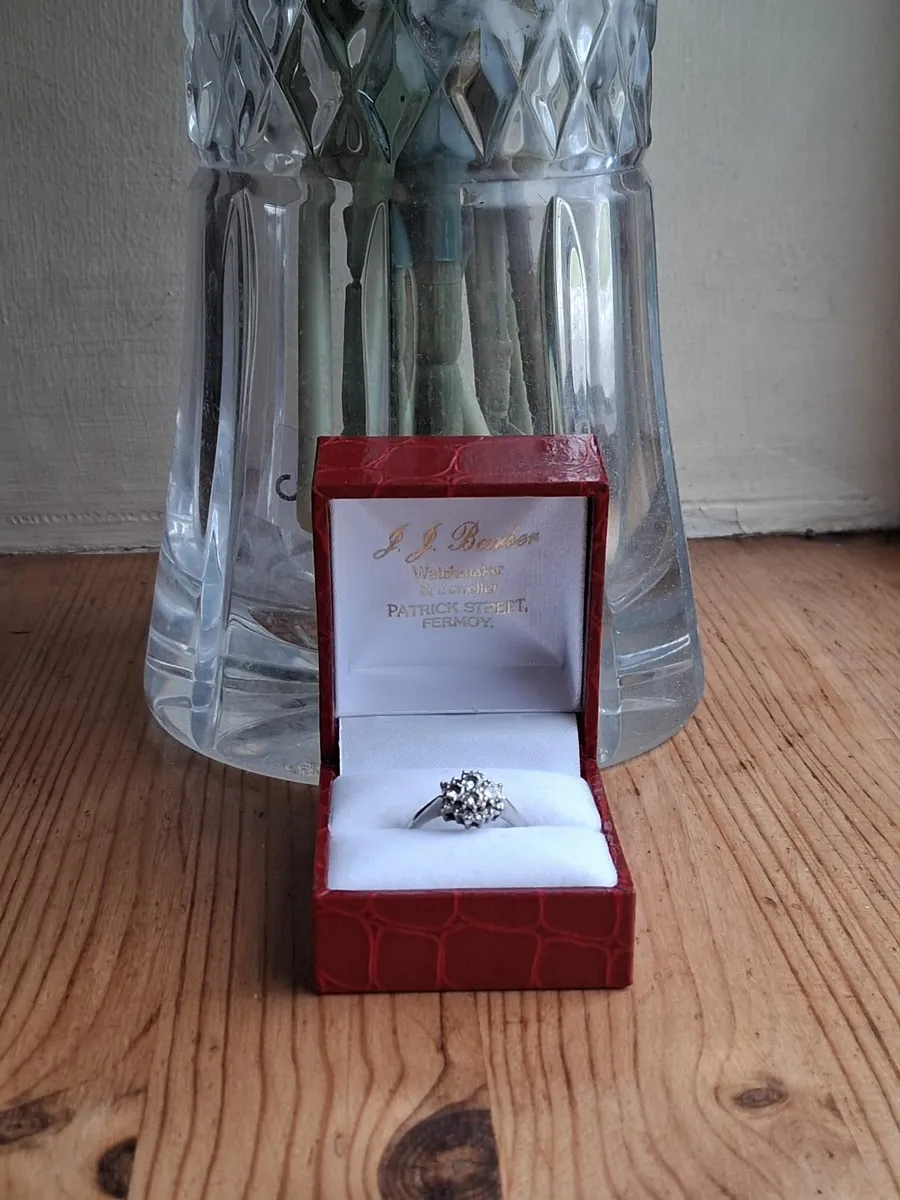 18ct White gold diamond engagement ring size L - Image 2