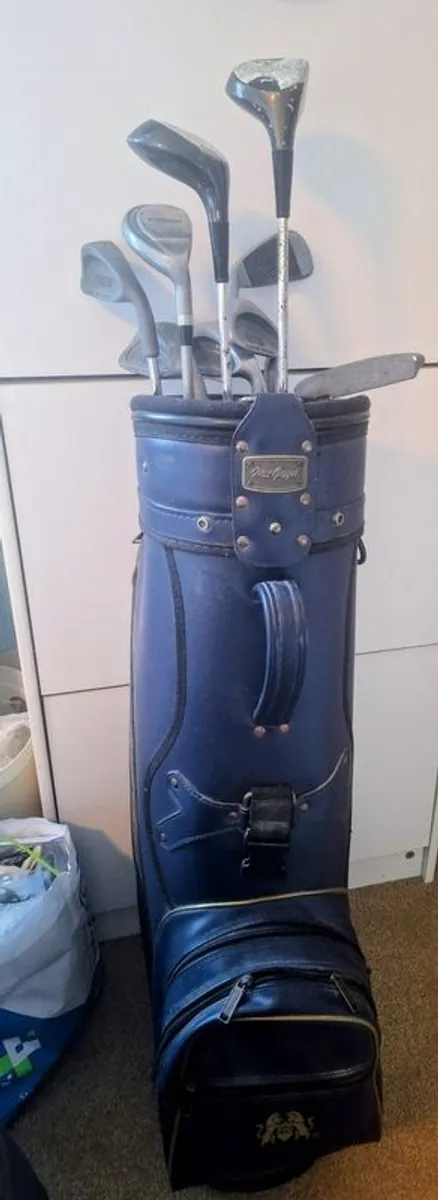 Golf clubs and bag - Image 4