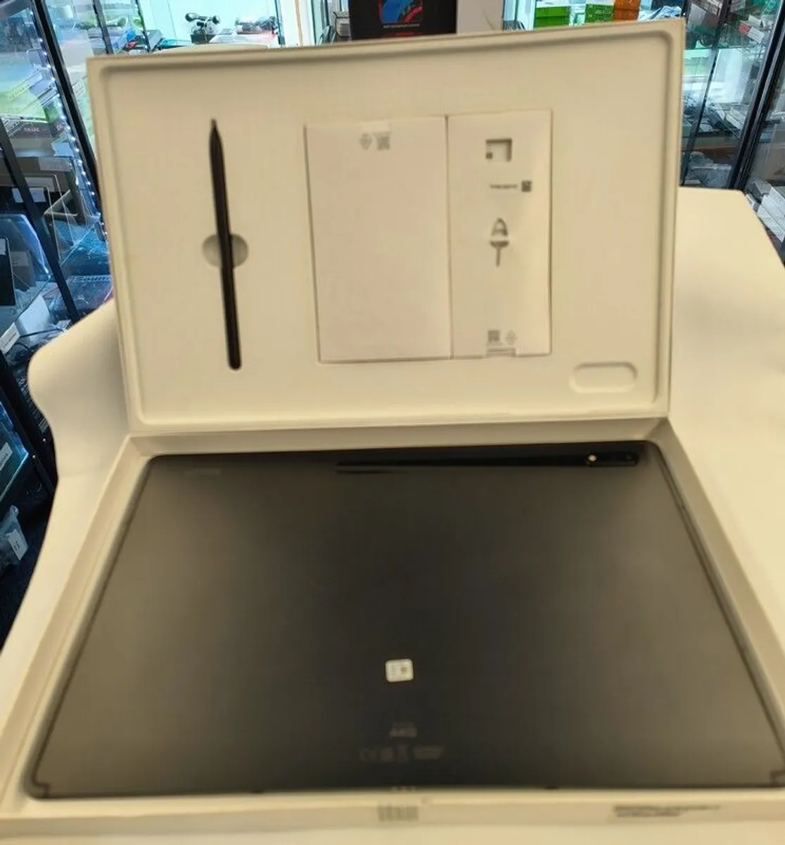 512GB Samsung Galaxy Tab S8 Ultra SM-X900 , Wi-Fi - Graphite / 14.6 inch, Like New (NOT Refurbished) - Image 3