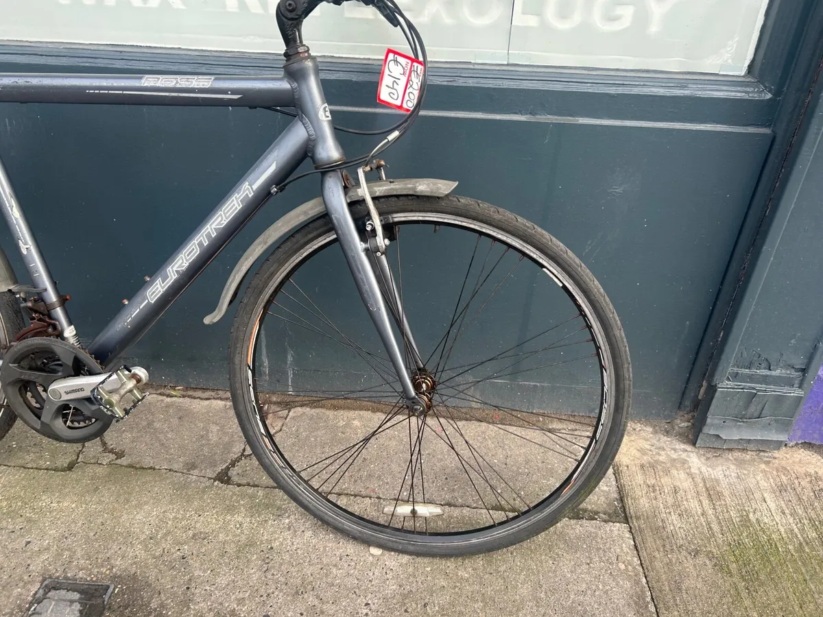 Euro trek hybrid bike ❗️Open 7 days of the week ❗️ - Image 4