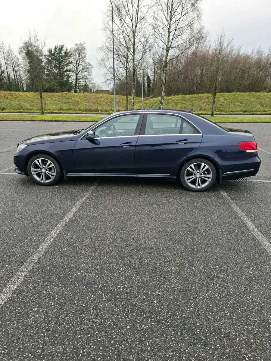 E220 Mercedes/Low Kms - Image 3