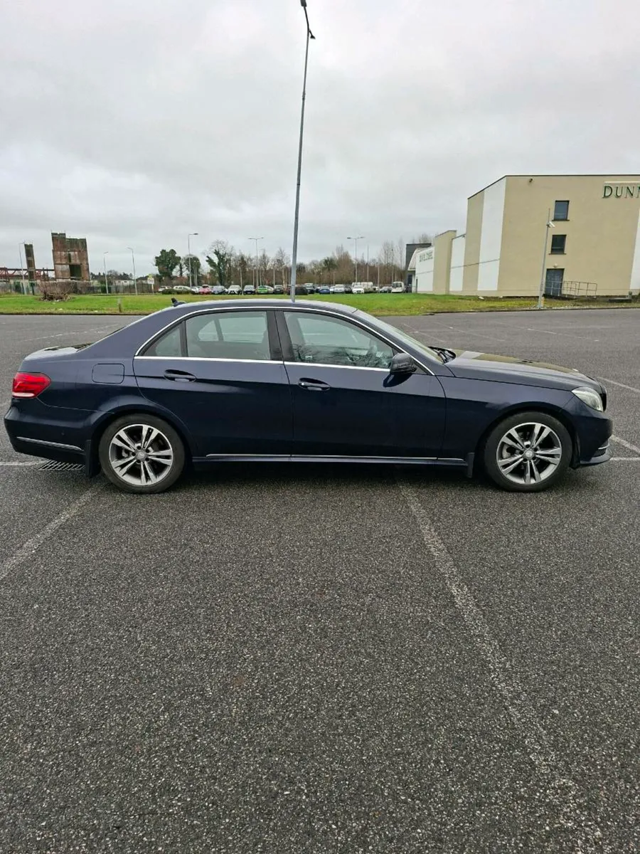 E220 Mercedes/Low Kms - Image 4