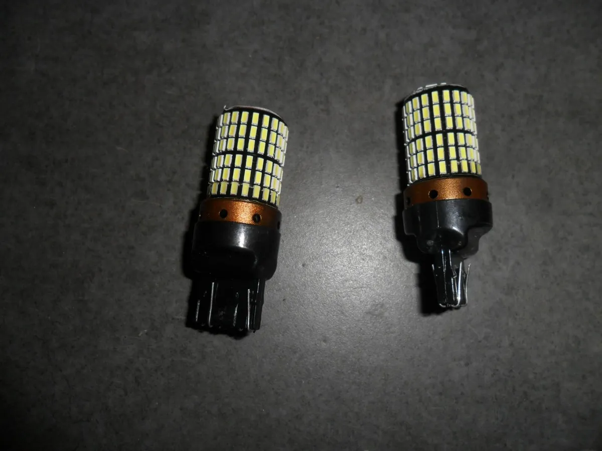 T20 day running light - Image 1