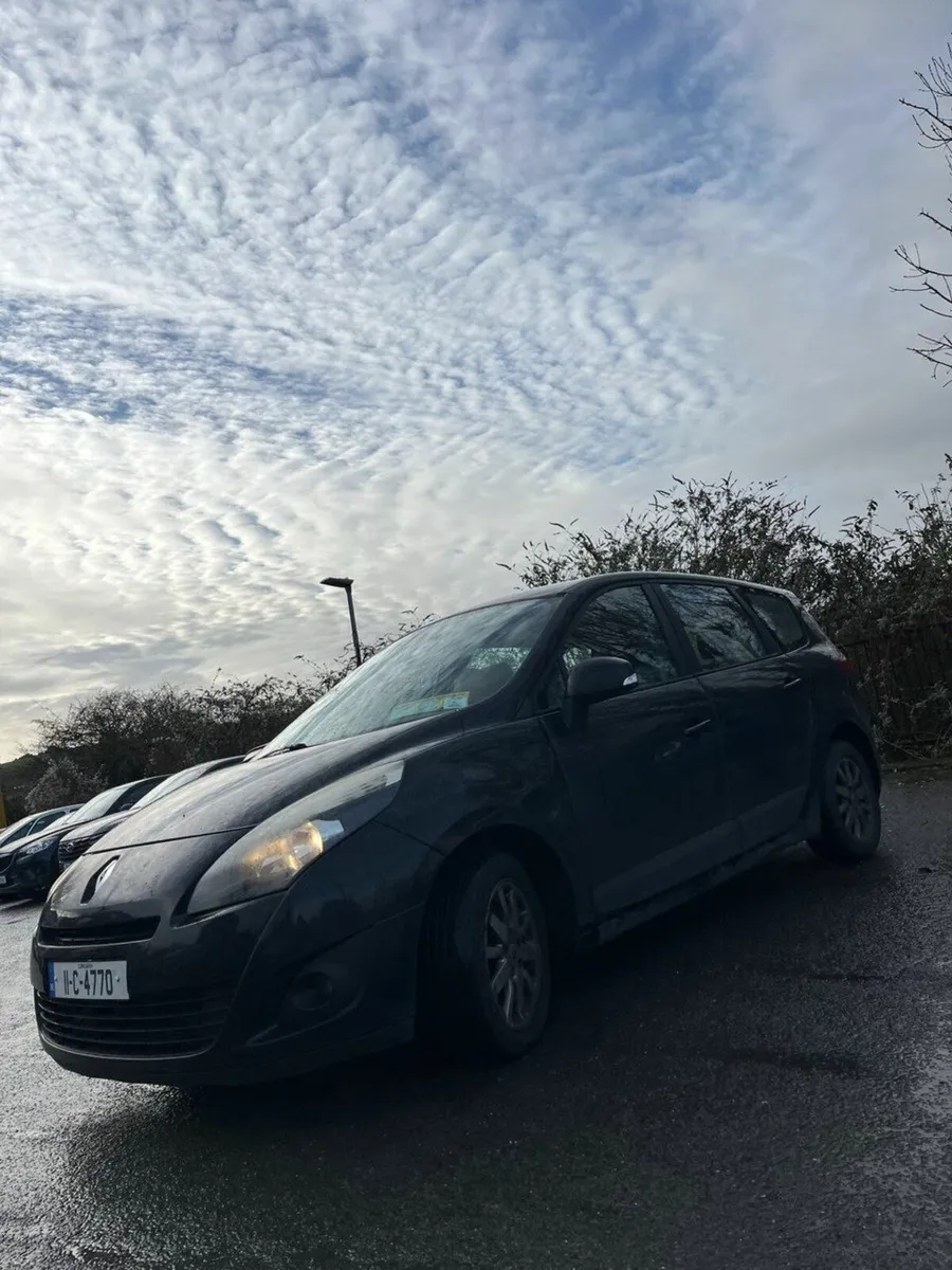 Renault Grand Scenic 2011 - Image 2