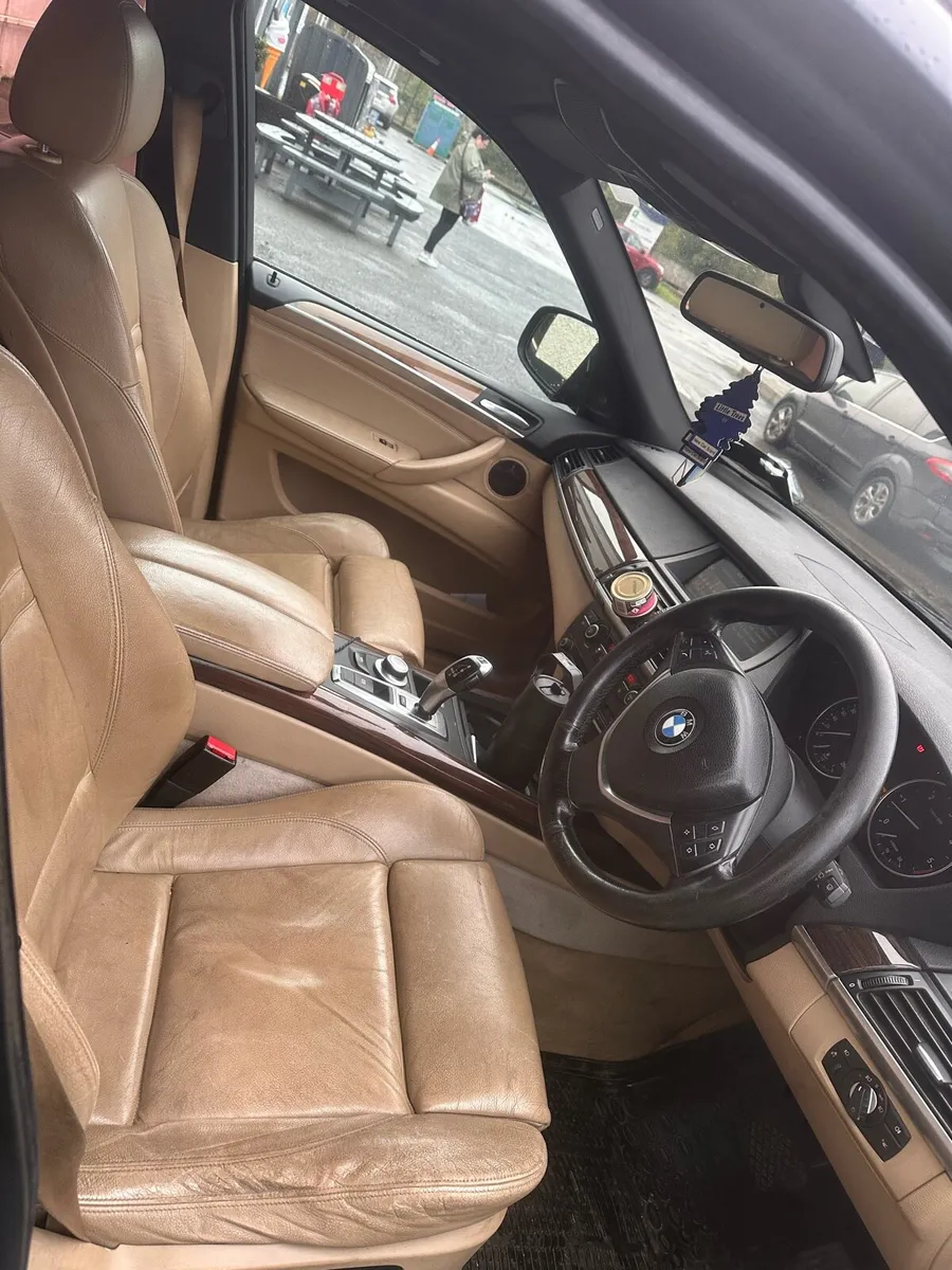 BMW X5 - Image 2