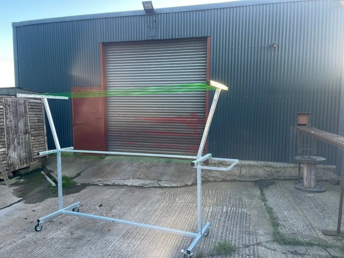 Clothesline on wheels - Image 2