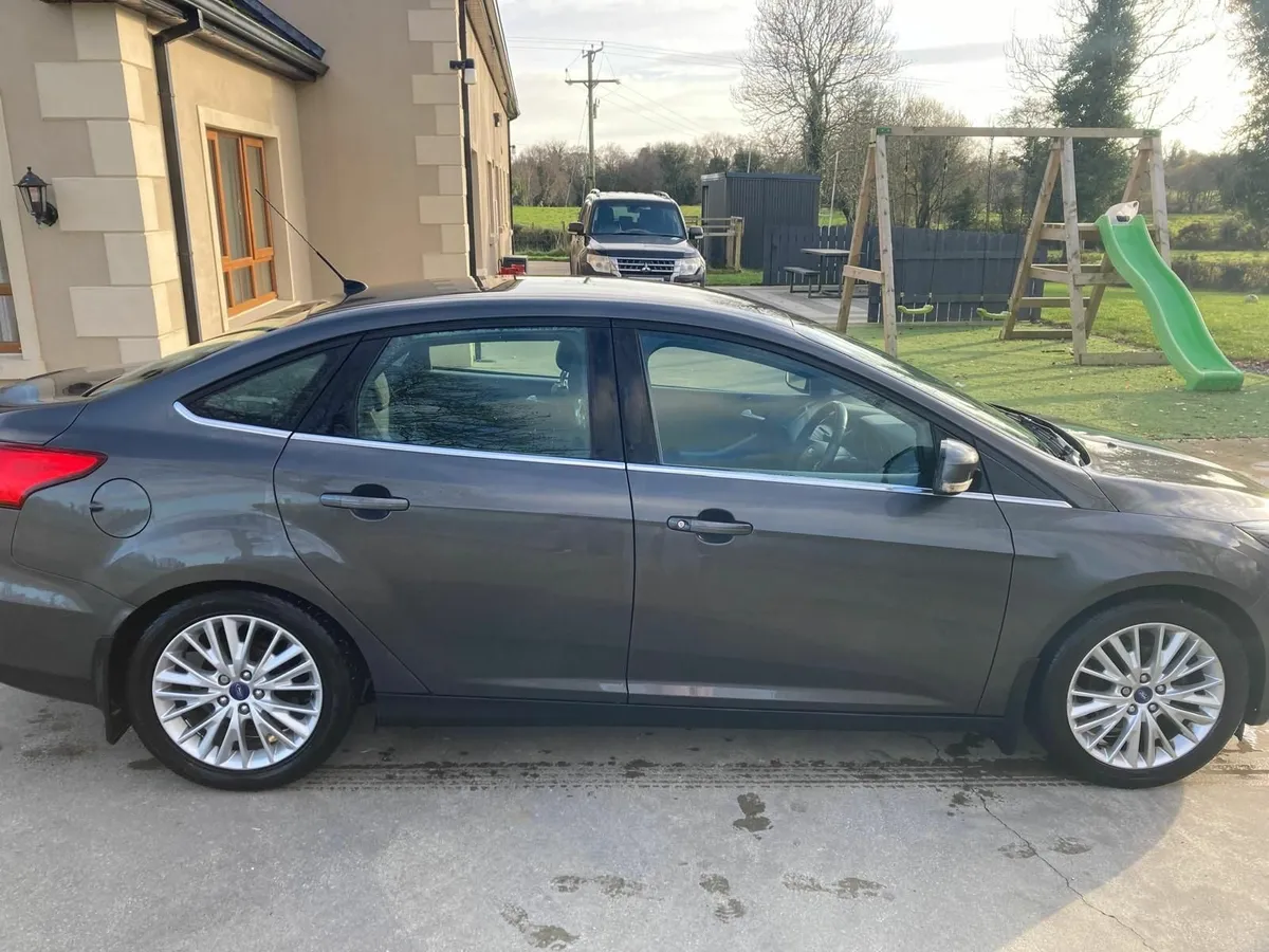 Ford Focus 1.6 TDCI Zetec (2015) - Image 4