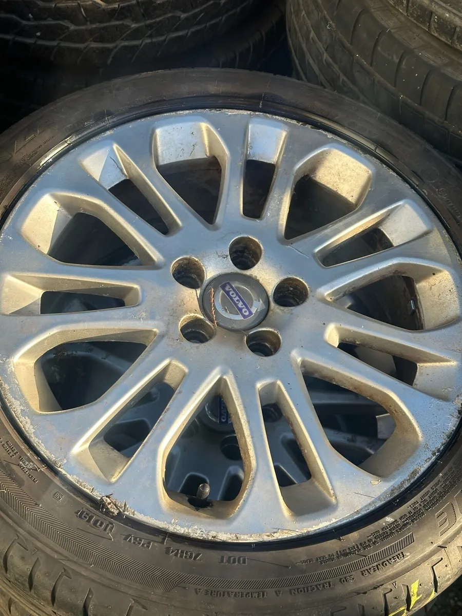 17” Volvo, Ford alloys  with good tyres - Image 1