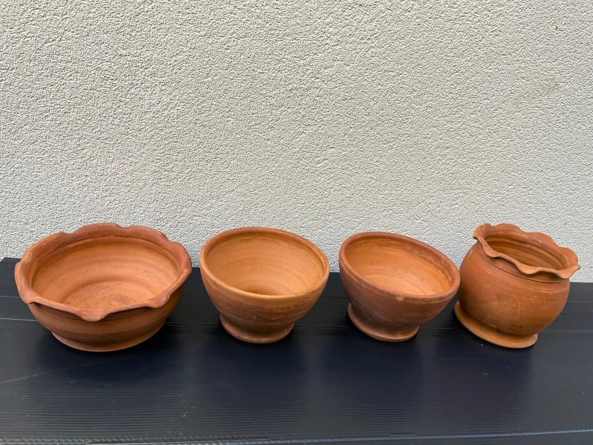 Set of 4 small Terracotta Garden Pots - Image 1