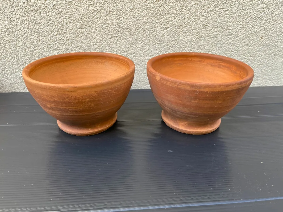Set of 4 small Terracotta Garden Pots - Image 2