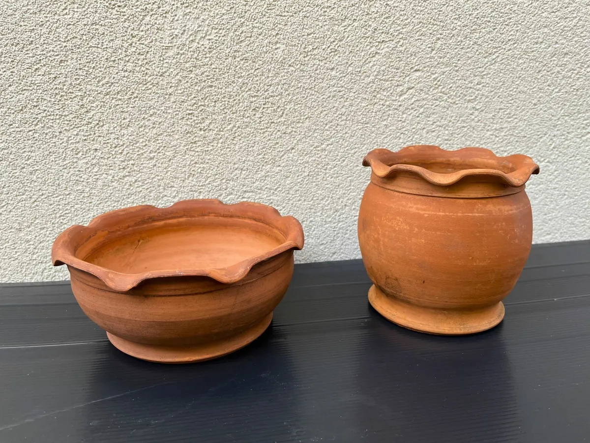 Set of 4 small Terracotta Garden Pots - Image 3