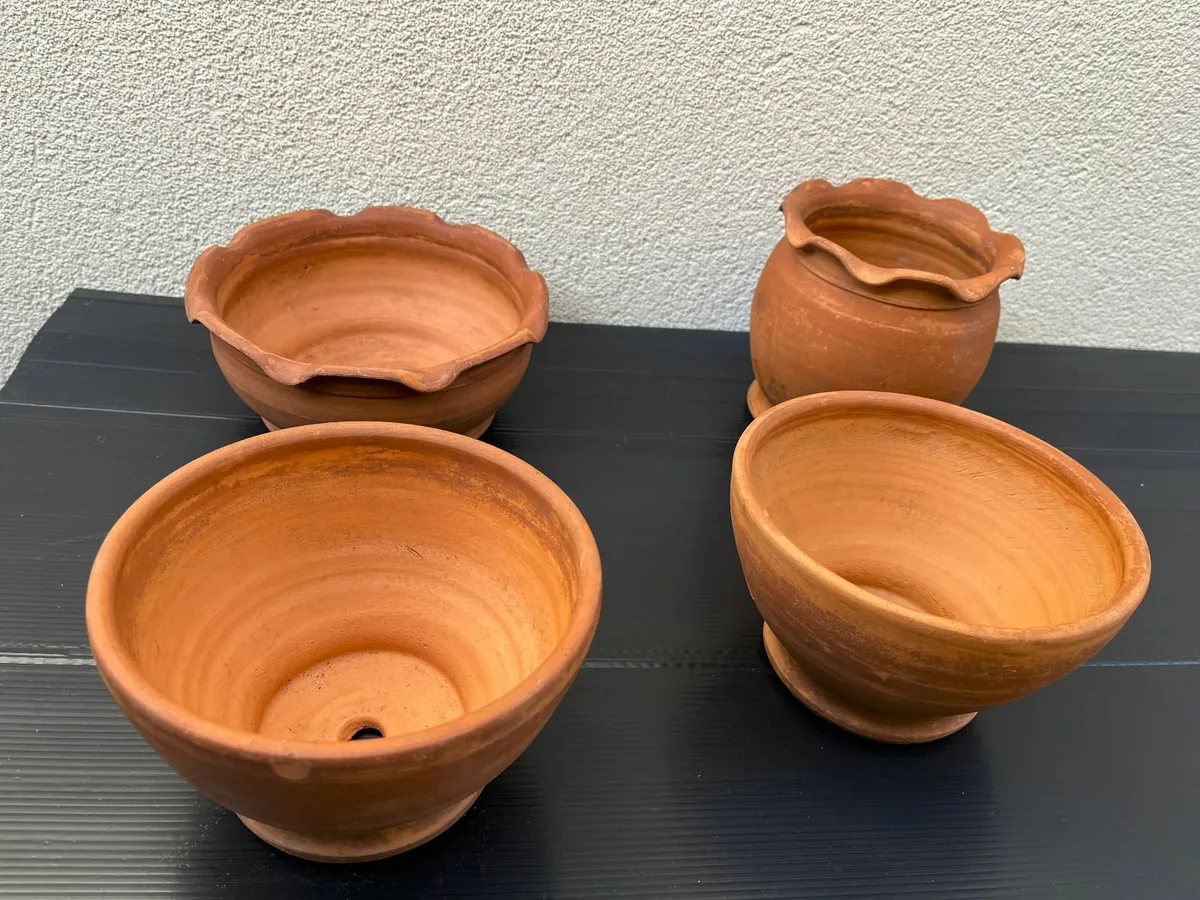 Set of 4 small Terracotta Garden Pots - Image 4