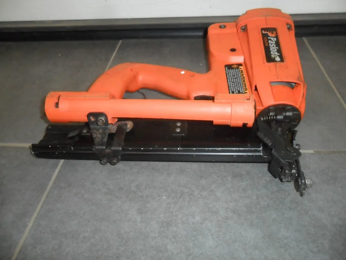 Pasiode nail gun - Image 2