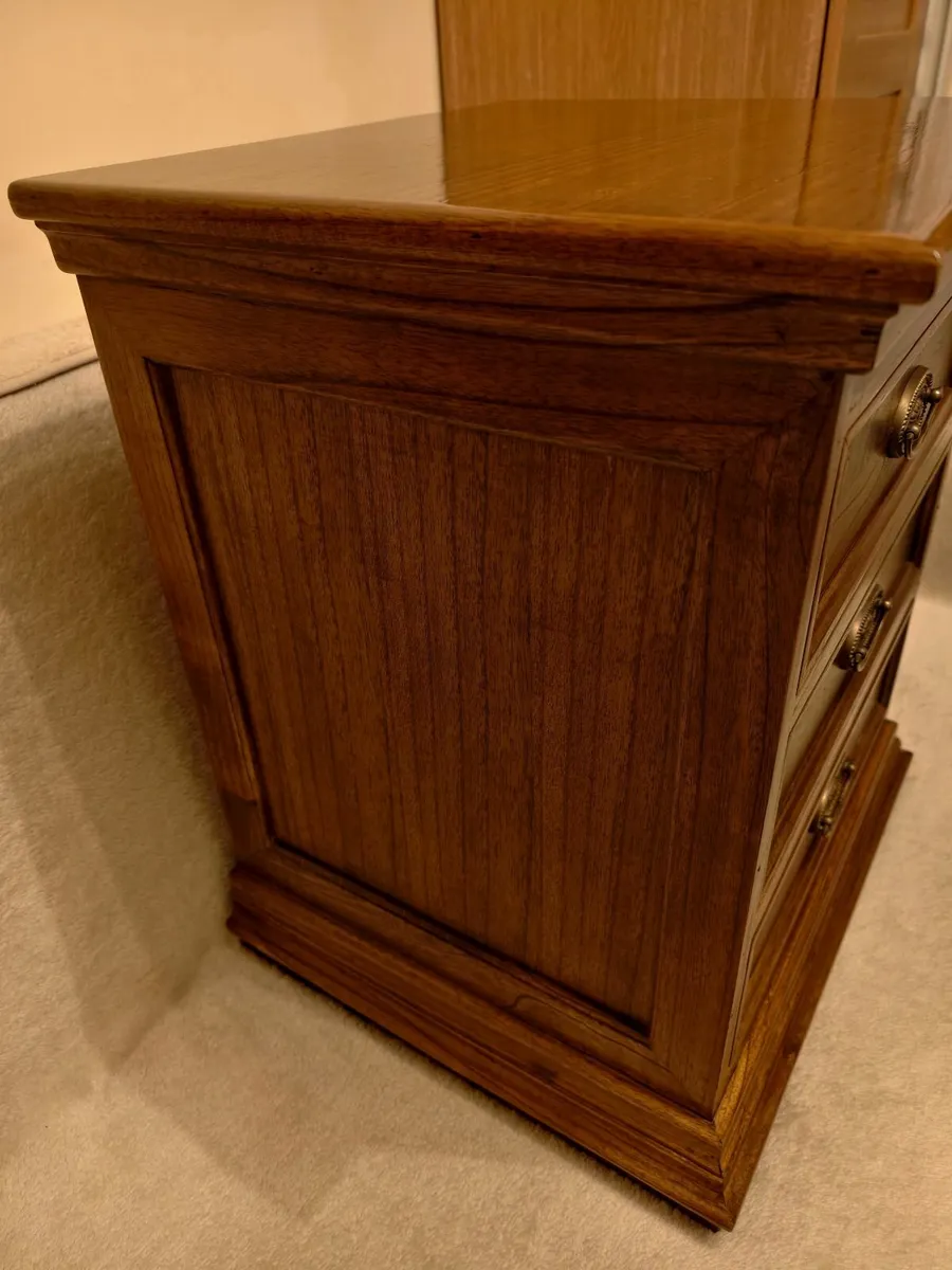 Oak 3-Drawer Solid Wood Bedside Cabinet Locker - Image 4