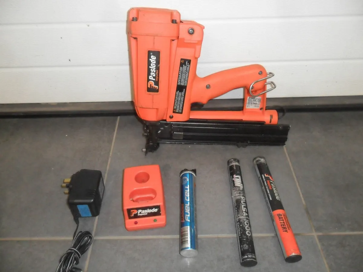 Pasiode nail gun - Image 1