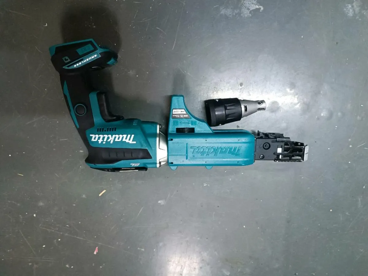 Makita dfs 452 drywall gun.