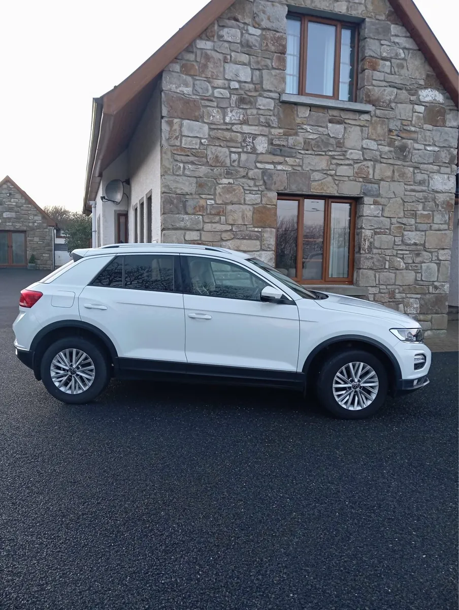 Volkswagen T- Roc - High Spec - Full VW History - Image 3