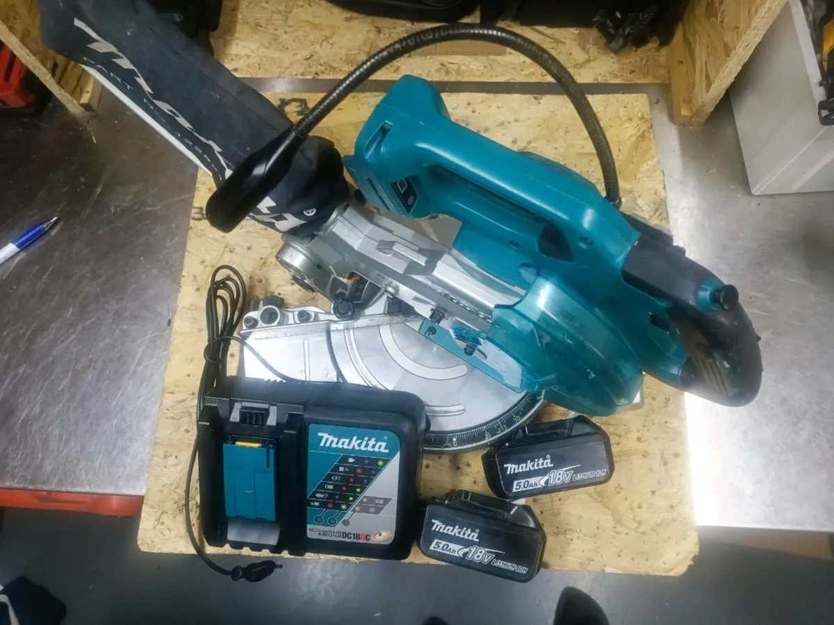 Makita dls600 miter saw.