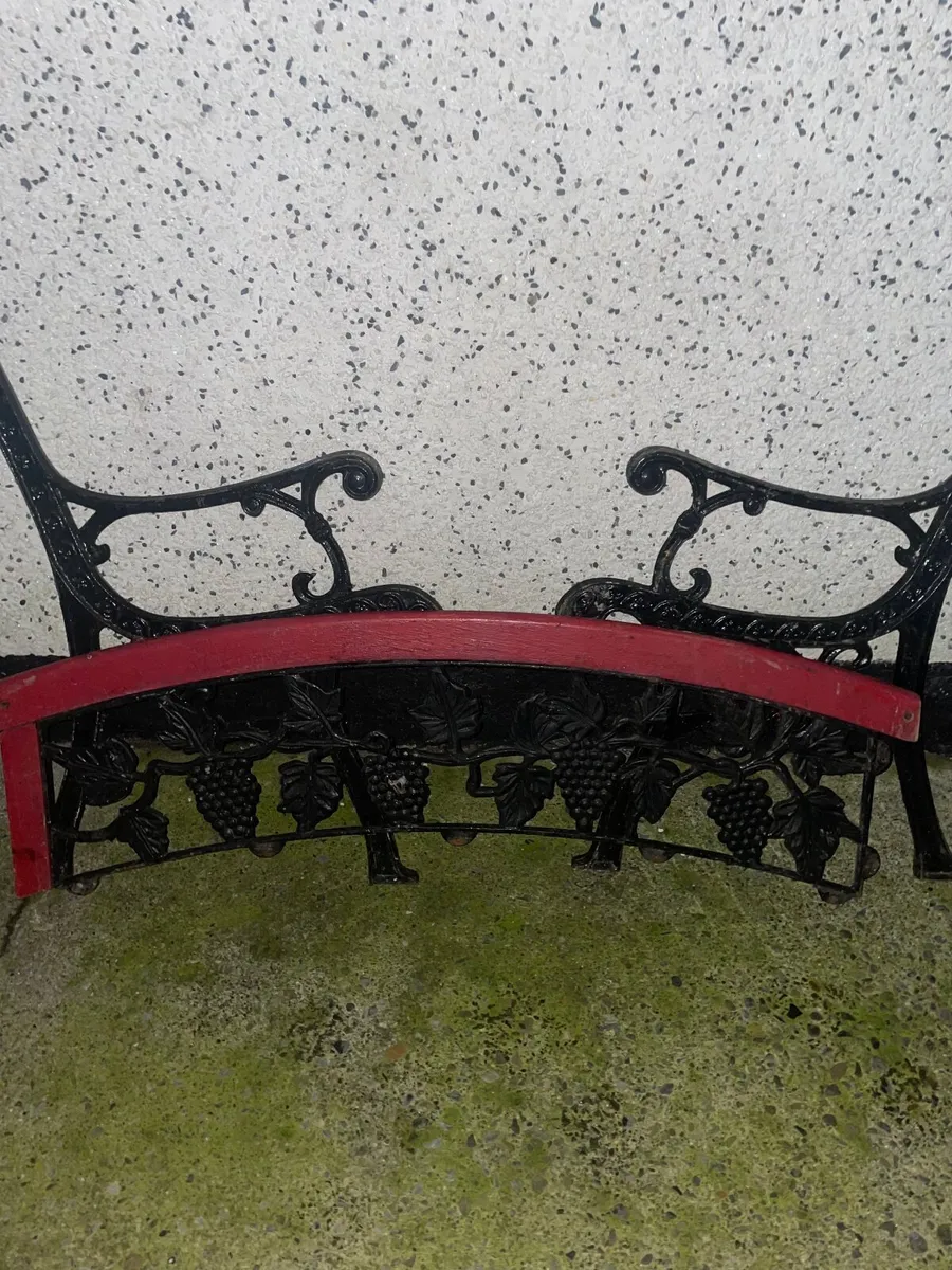 Metal bench ends - Image 1