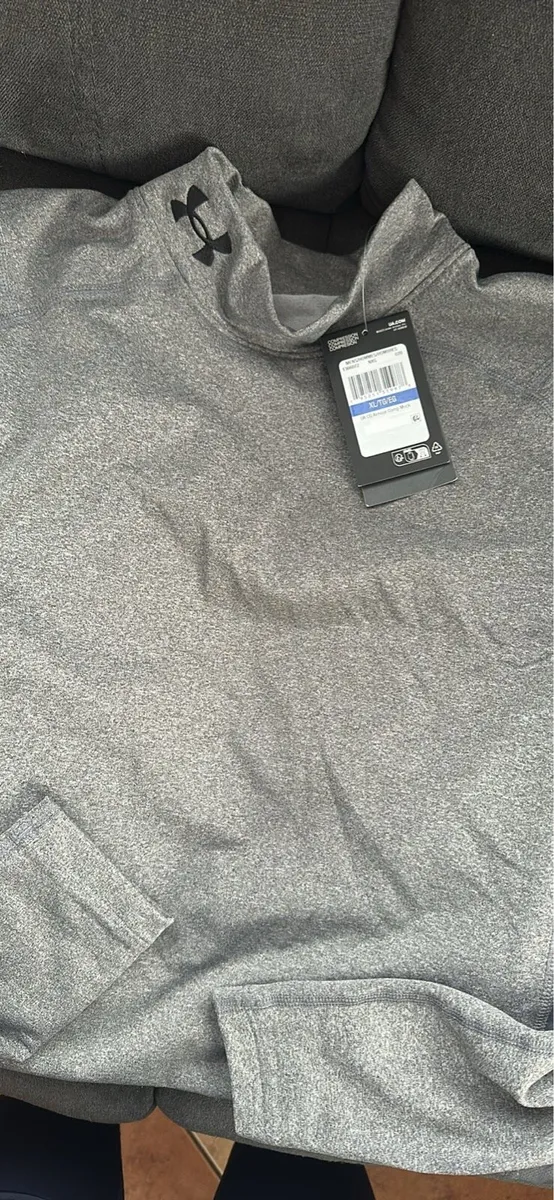 Men’s under armour compression cold gear tops - Image 2