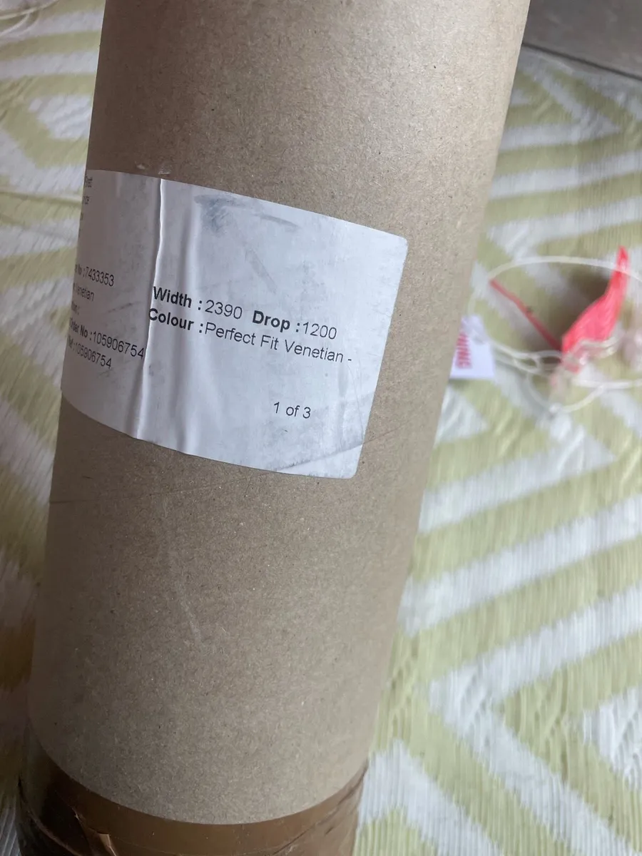 Venetian blinds brand new - Image 2