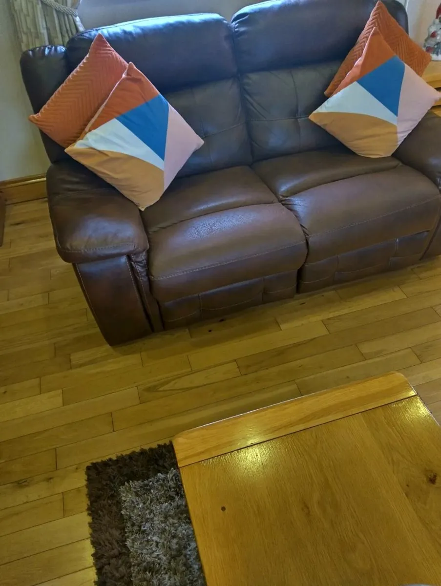 Two seater recliner couch. - Image 2