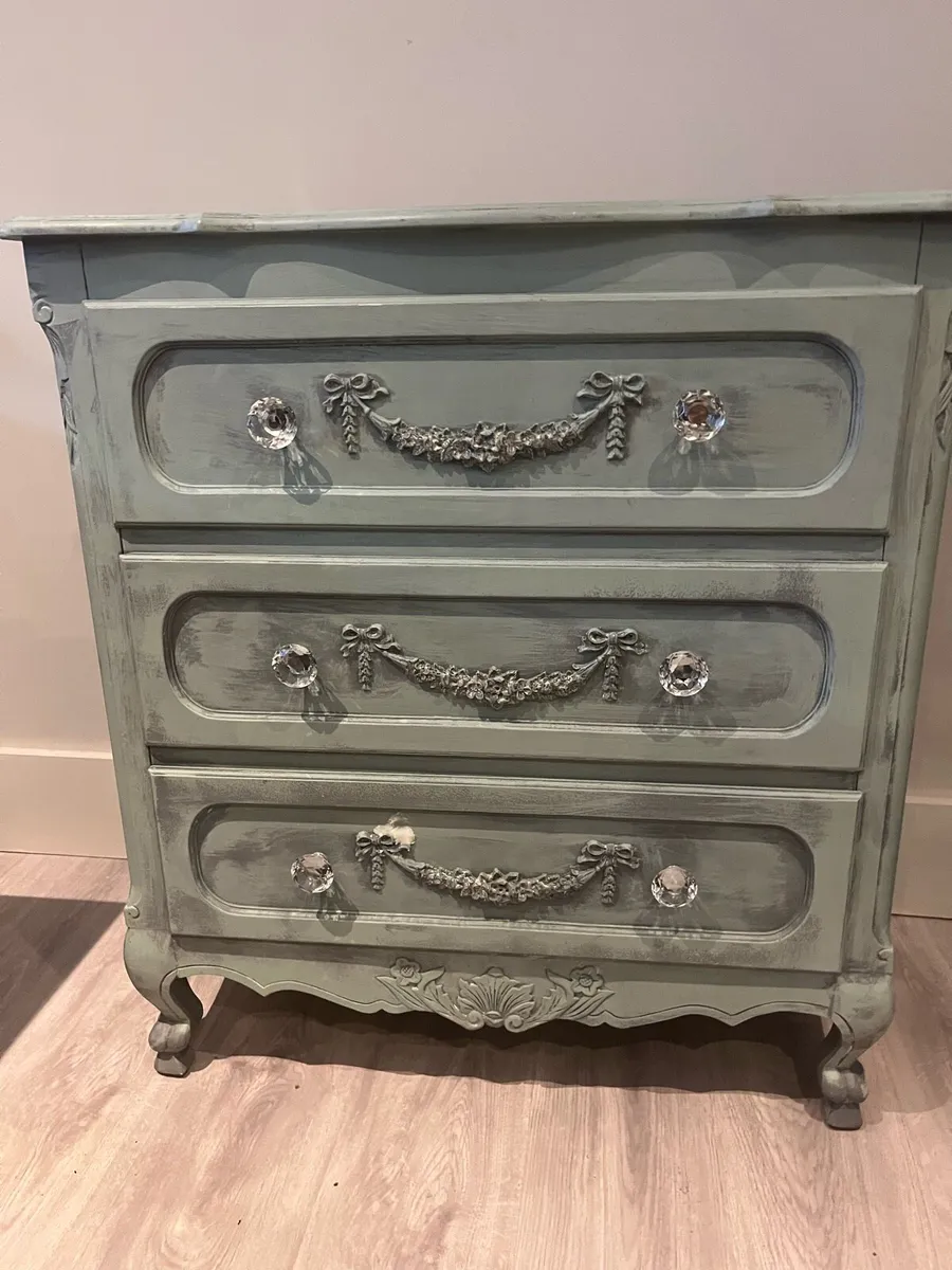 Chest of Drawers ( Mindy Brown) - Image 1