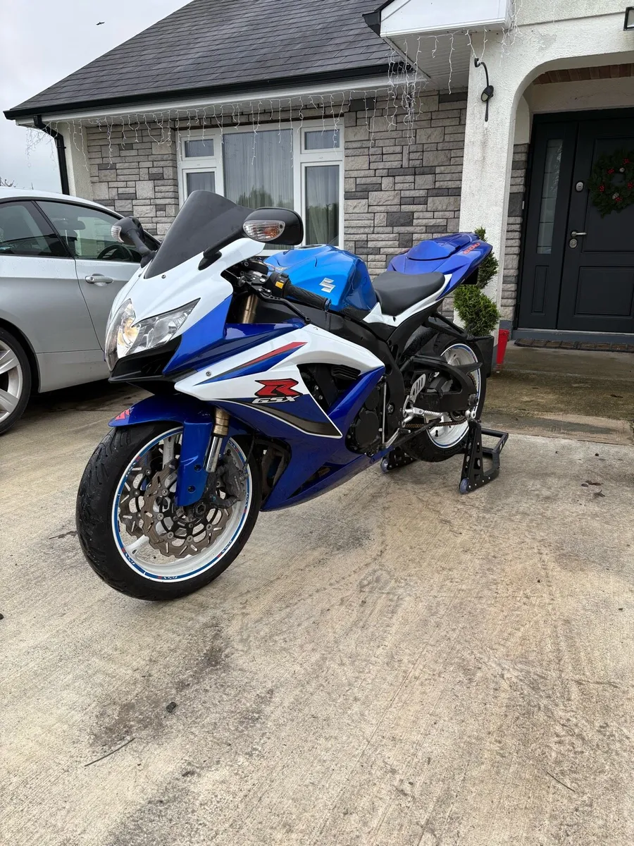 Suzuki gsxr 600 2010 - Image 1