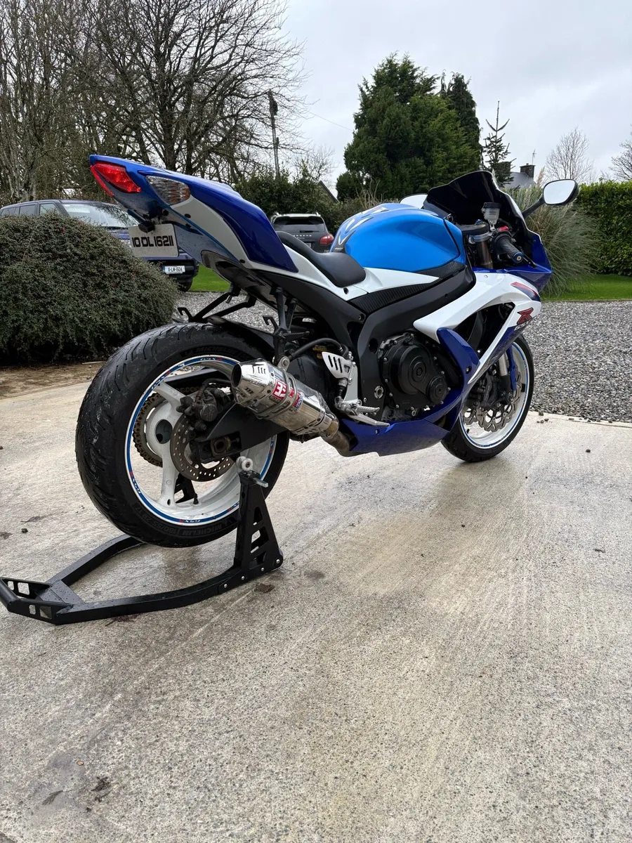 Suzuki gsxr 600 2010 - Image 3