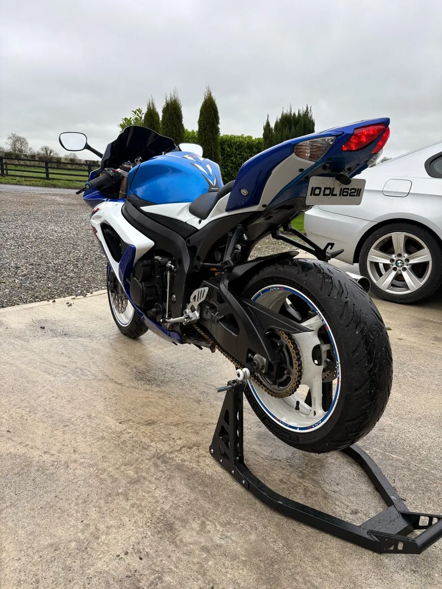 Suzuki gsxr 600 2010 - Image 4