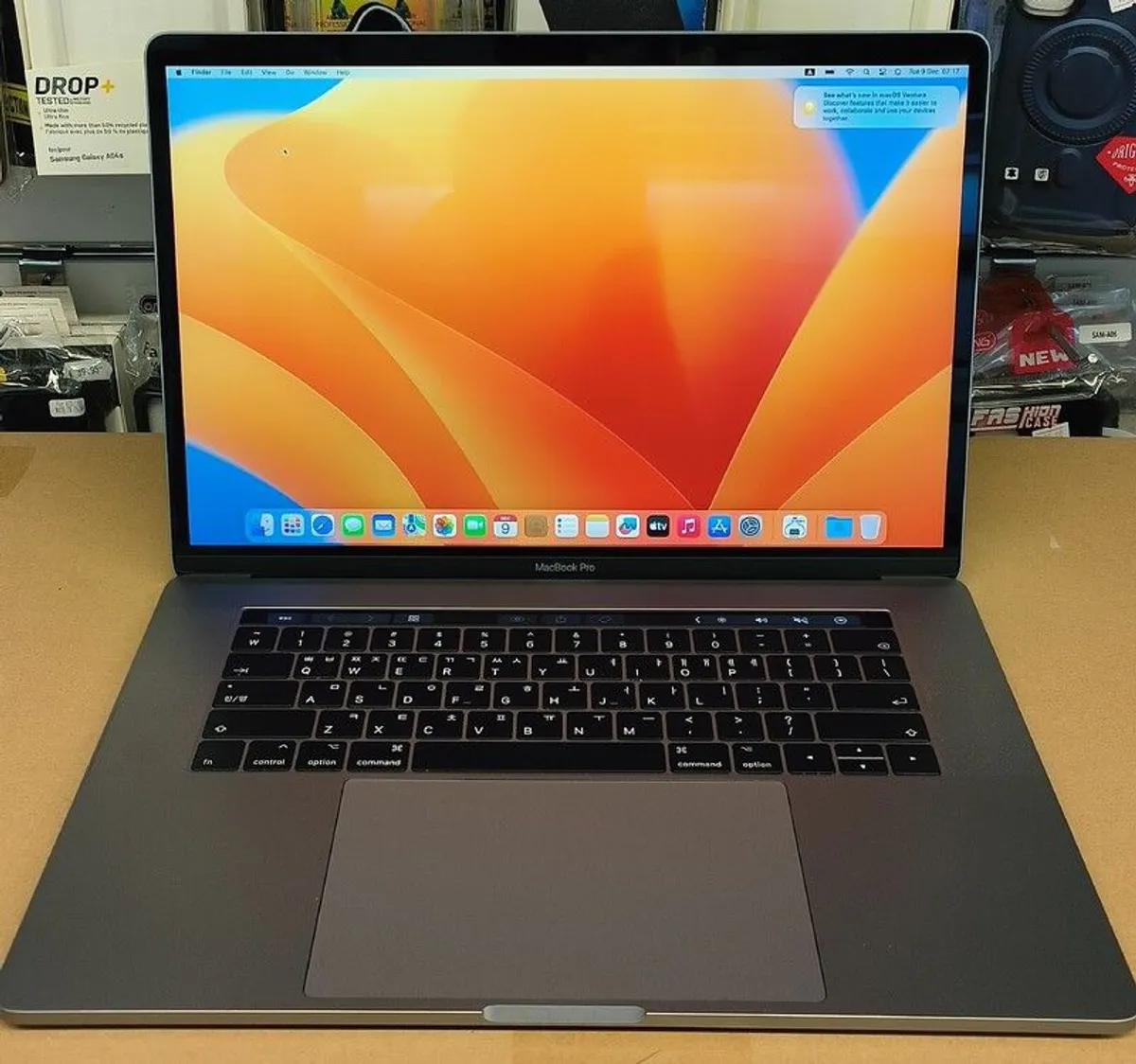 Touch Bar Apple MacBook Pro Retina 15.4in 2017 512GB SSD 16GB Ram 2.9GHz Core i7 (Battery Cycle: 166) - Image 1