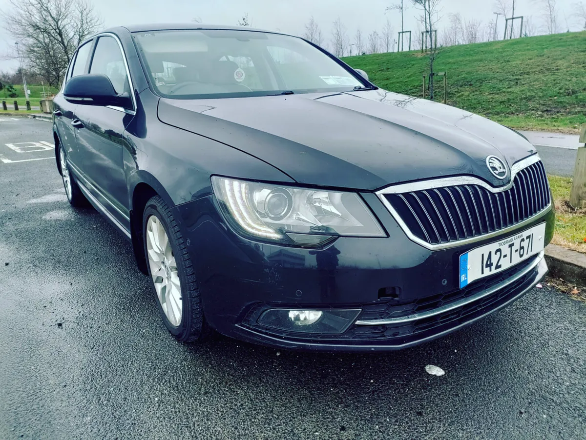 Skoda Superb 2014 - Image 4
