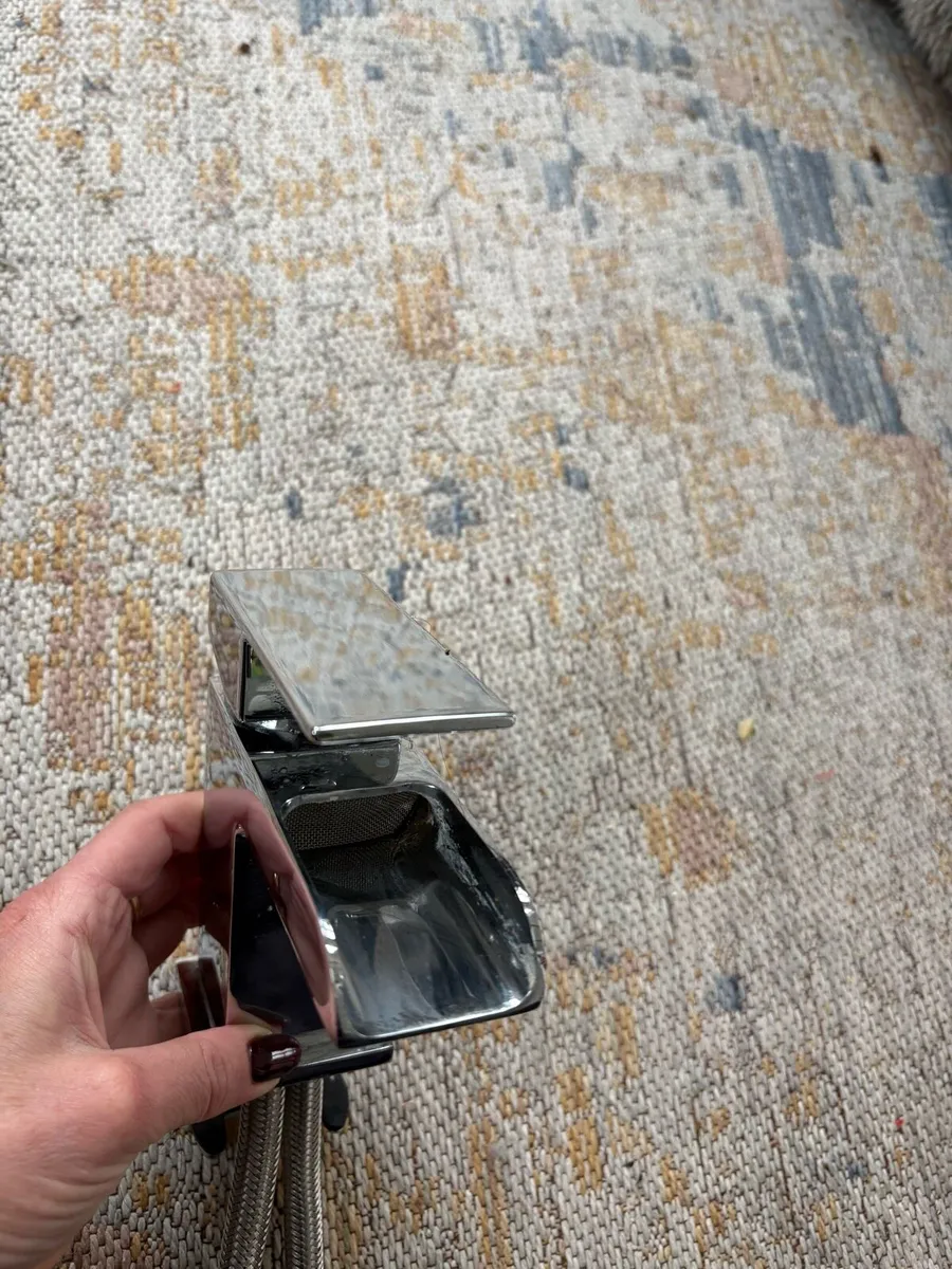 Chrome bathroom tap - Image 1