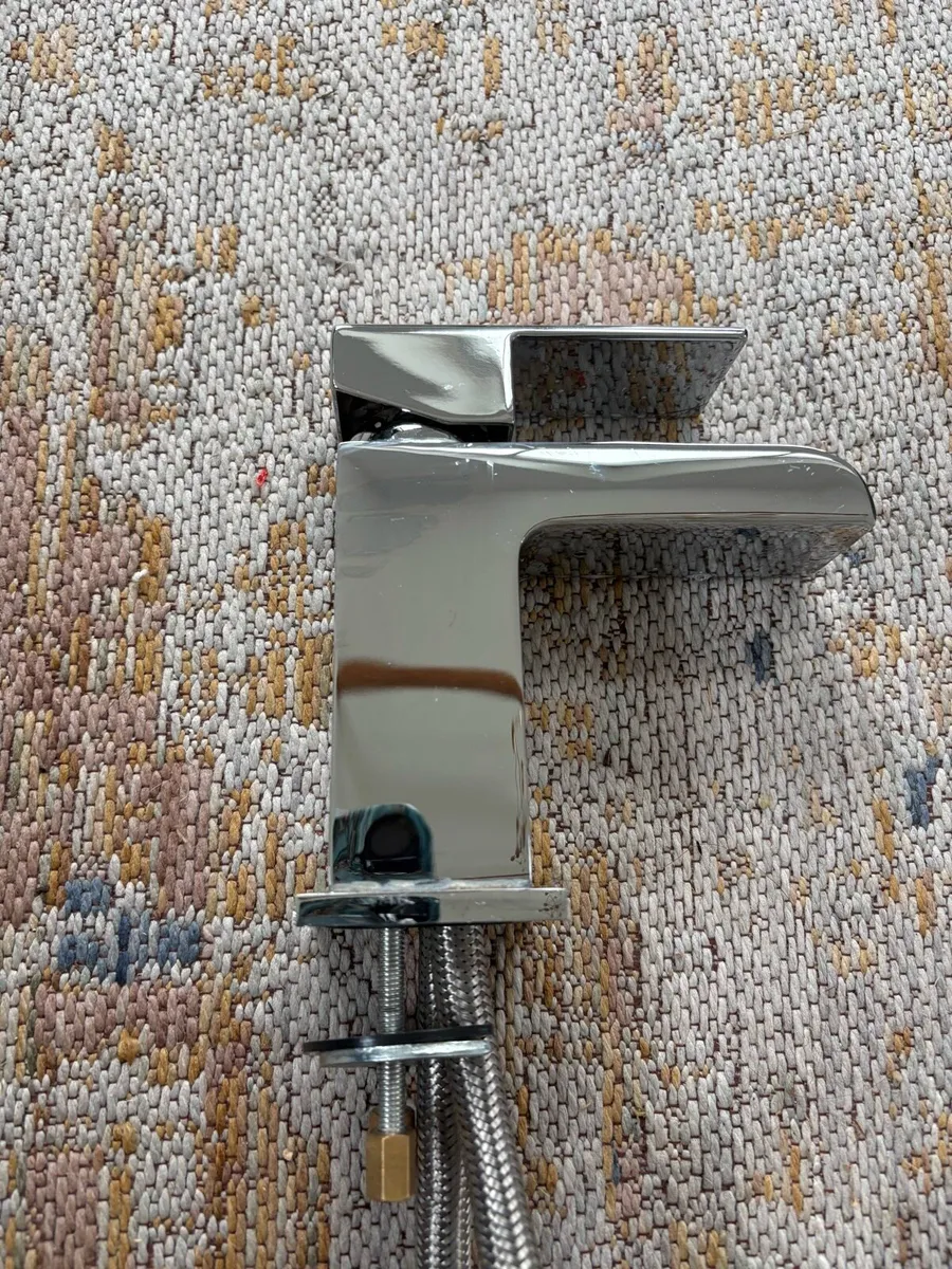 Chrome bathroom tap - Image 2