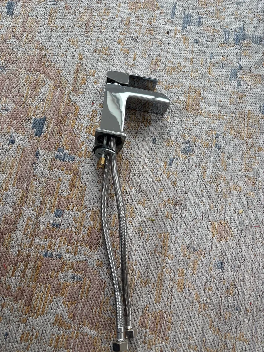 Chrome bathroom tap - Image 3