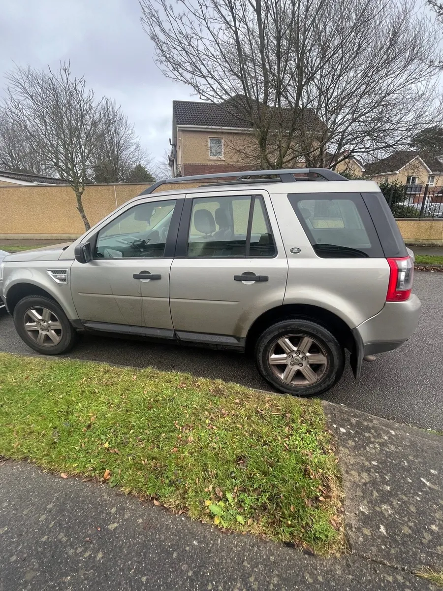 Land Rover Freelander 2011 - Image 1